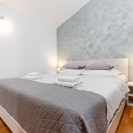 Apartments Gisela Makarska Esterno foto