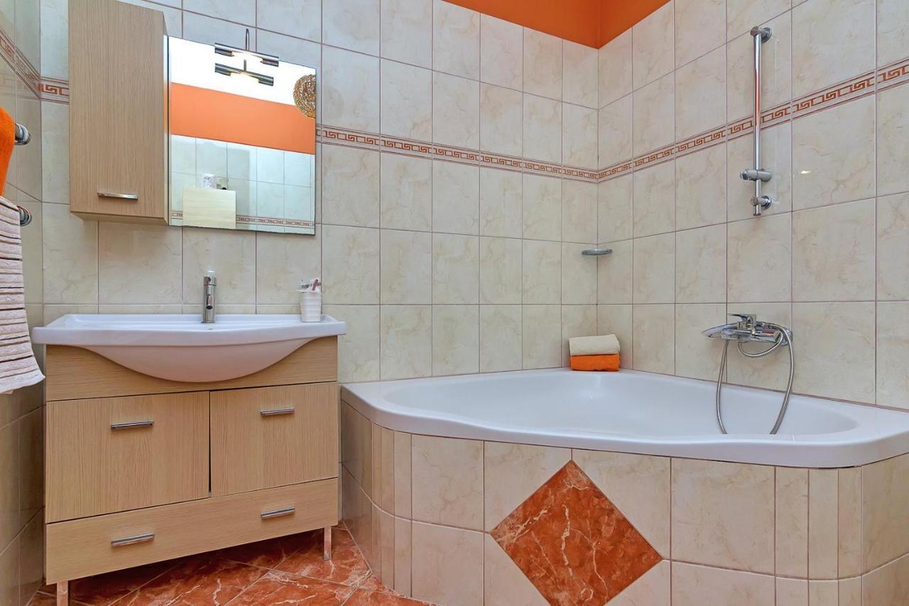 Apartments Gisela Makarska Esterno foto